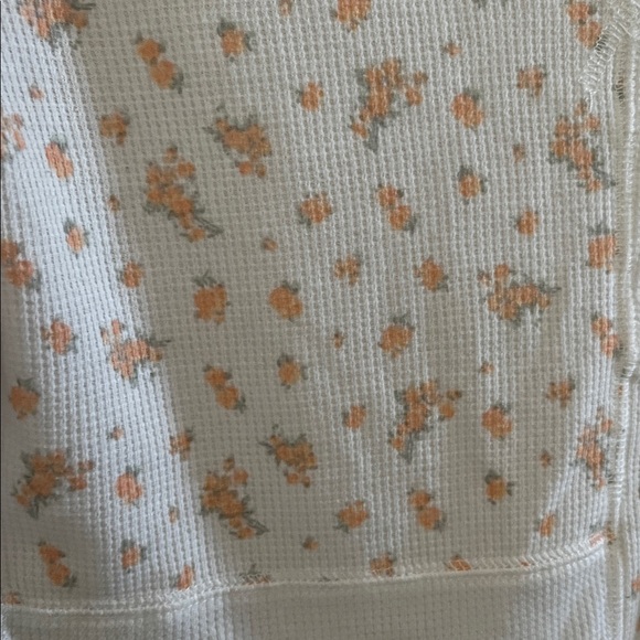 American Eagle Patchwork Floral V-Neck Top size small - Picture 3 of 9